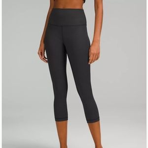 Align HR Crop 21"- Polka Squat Embrose Black